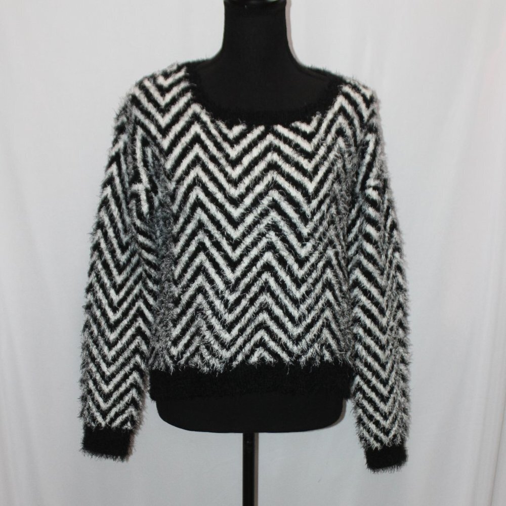 Xhilaration Fuzzy Black and White Chevron Design Sweater